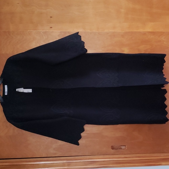 ZARA Limited Edition Eyelet Detail Heavy Knit Coat - Picture 7 of 16